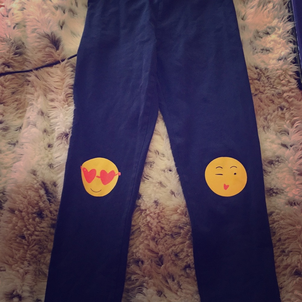 Crew cuts emoji pants!